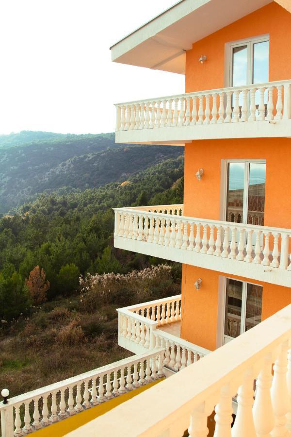 Hostel "Kraljica Snezna " Sutomore Buitenkant foto