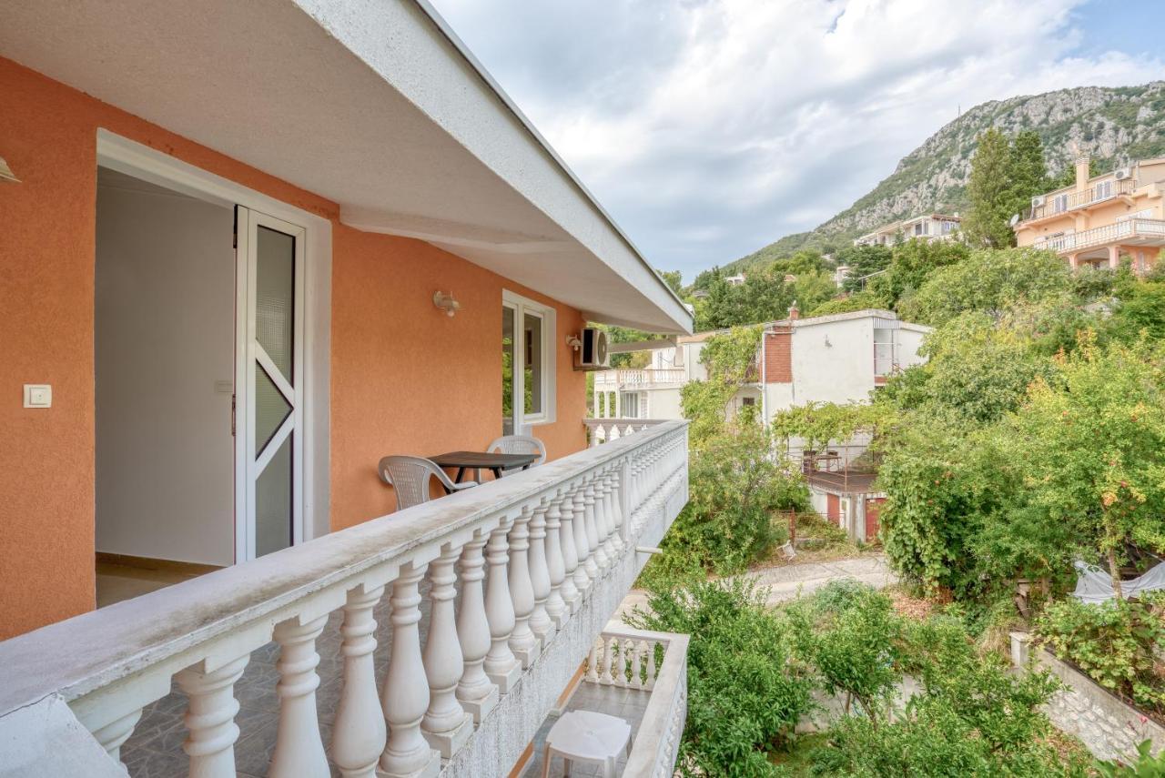 Hostel "Kraljica Snezna " Sutomore Buitenkant foto